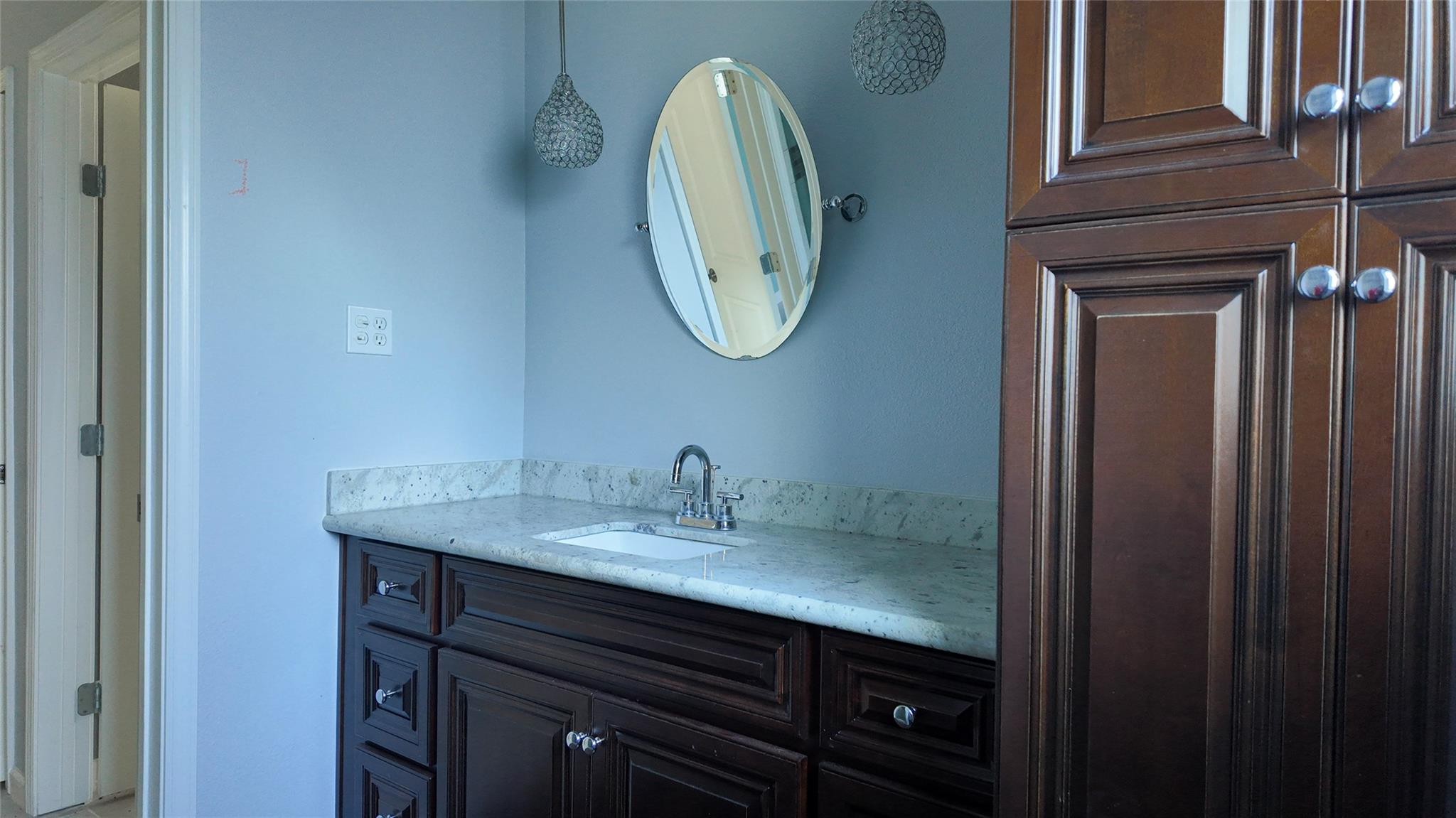 813 Glen Hollow Court, Conroe