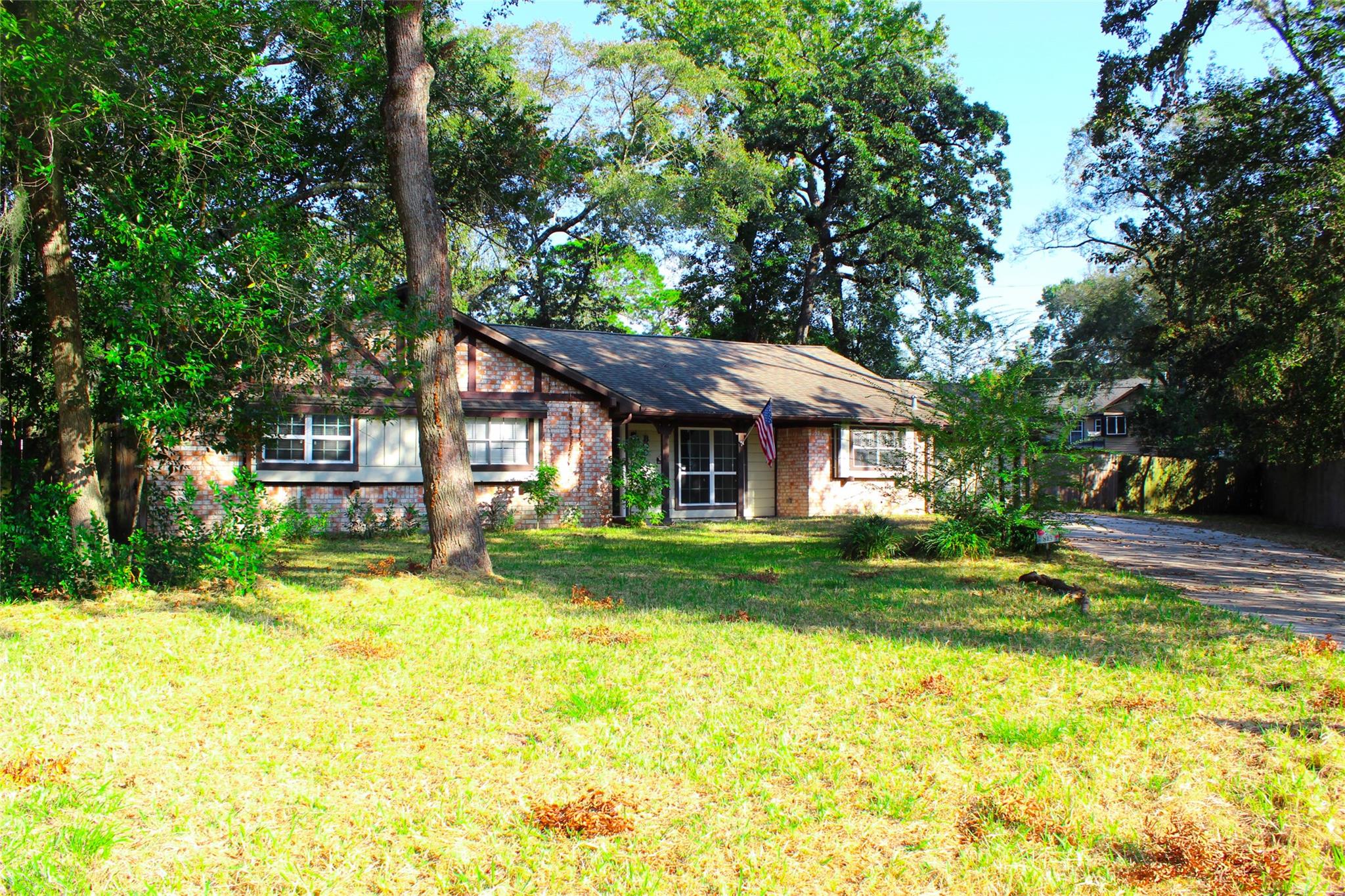 813 Glen Hollow Court, Conroe