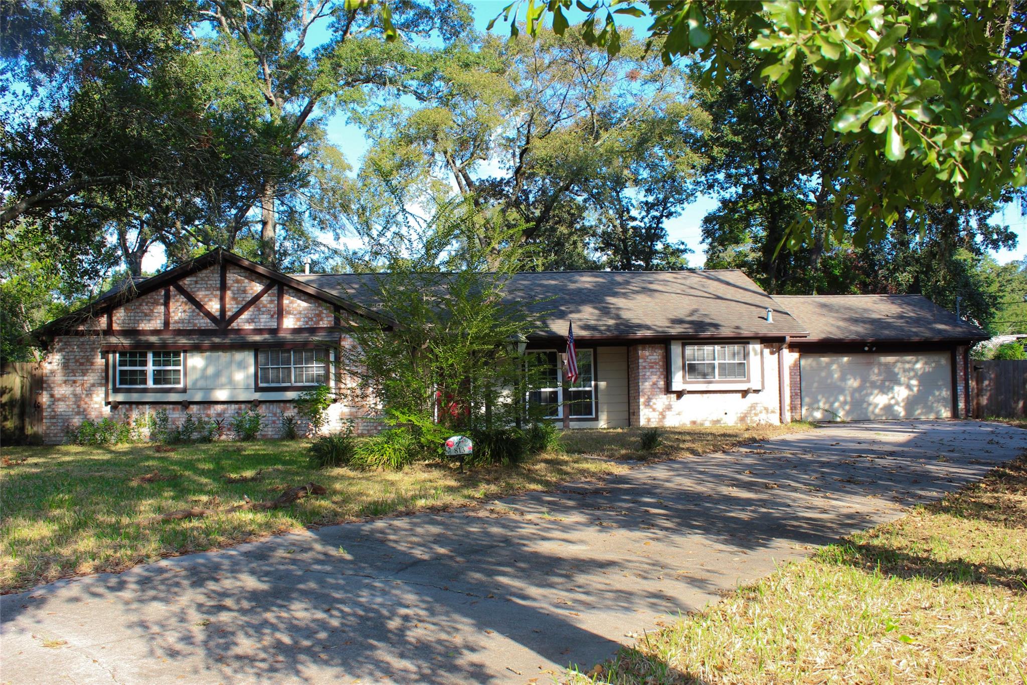 813 Glen Hollow Court, Conroe