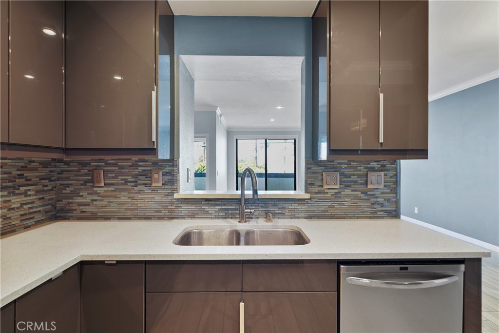 14115 Moorpark Street 103