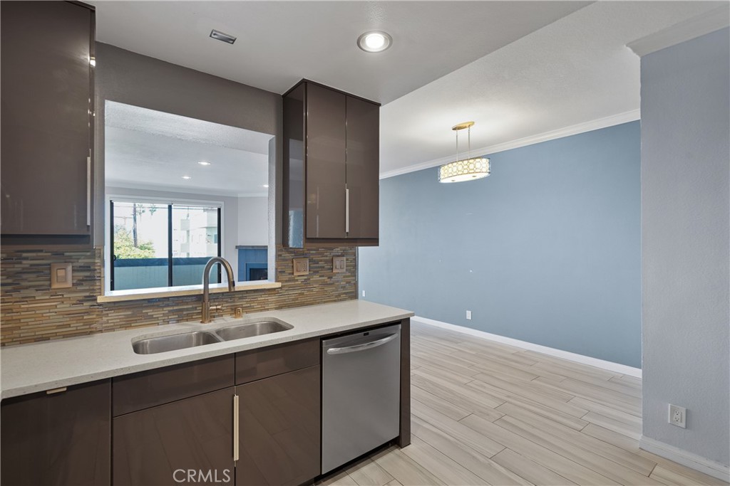 14115 Moorpark Street 103