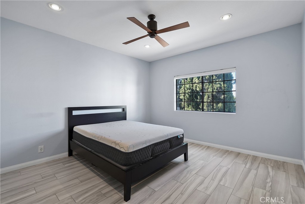 14115 Moorpark Street 103