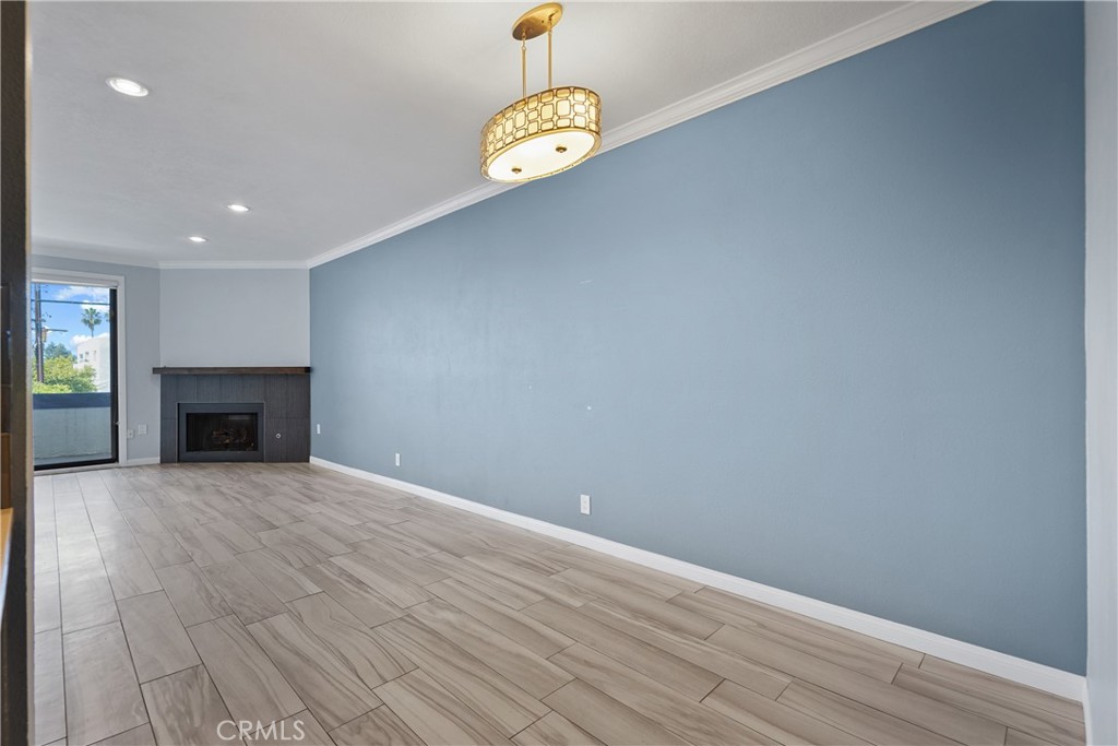 14115 Moorpark Street 103