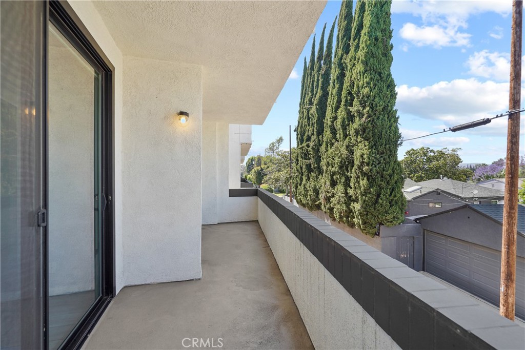 14115 Moorpark Street 103