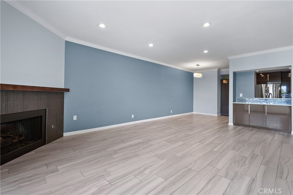 14115 Moorpark Street 103