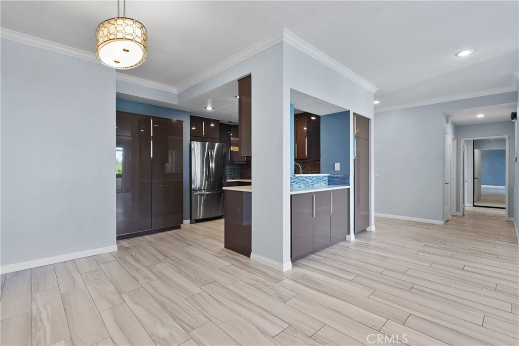 14115 Moorpark Street 103