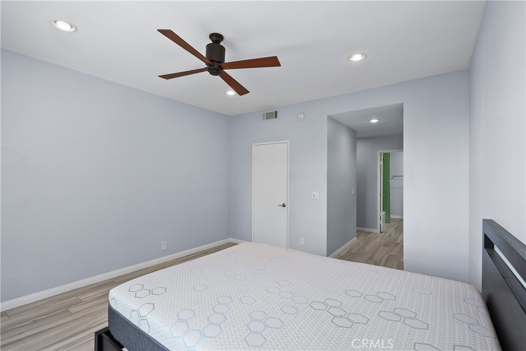 14115 Moorpark Street 103