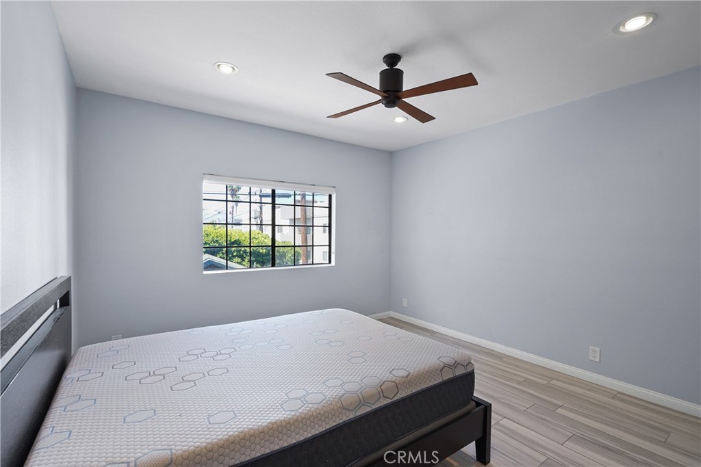 14115 Moorpark Street 103