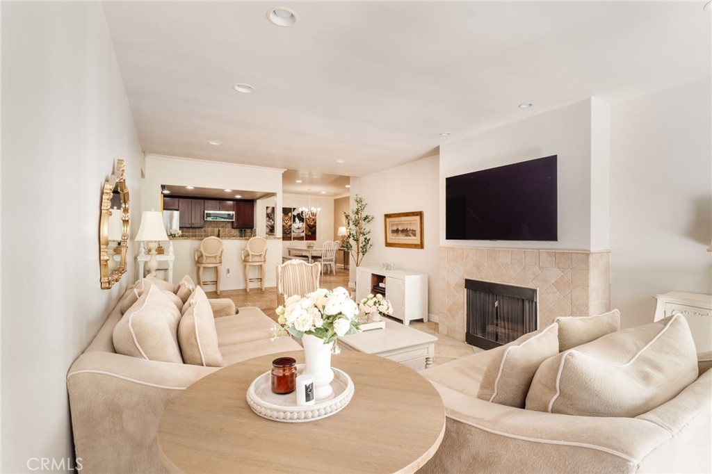 2332 Fox Hills 103