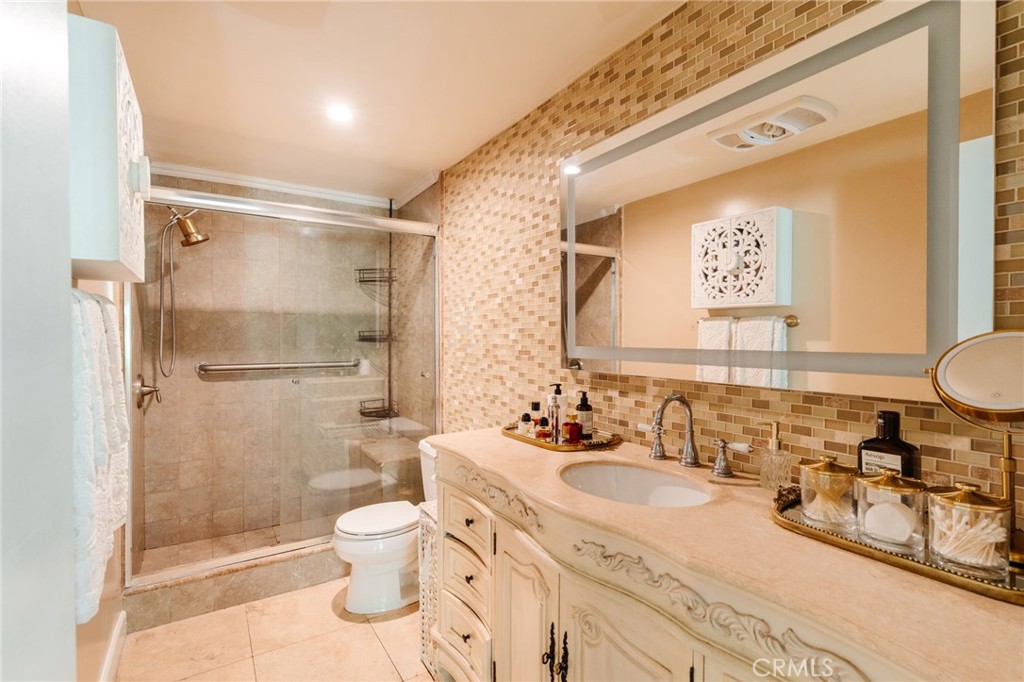 2332 Fox Hills 103