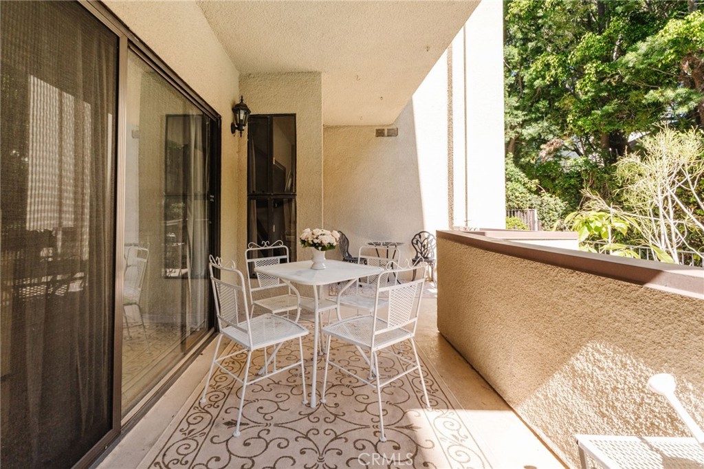 2332 Fox Hills 103