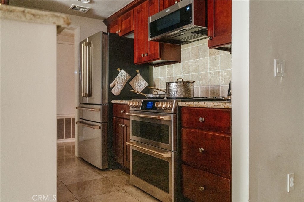 2332 Fox Hills 103