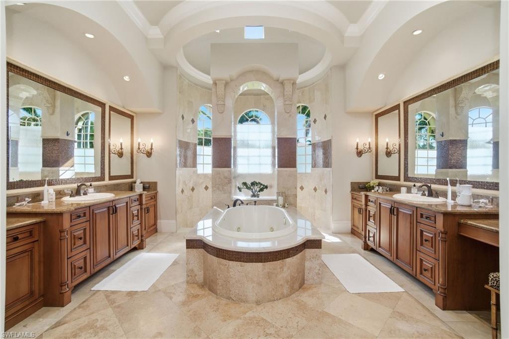 16961 Verona LN