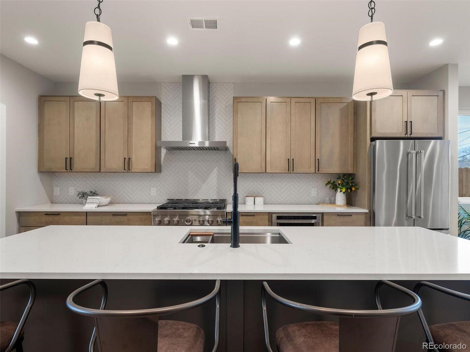 3280 W Hayward Place