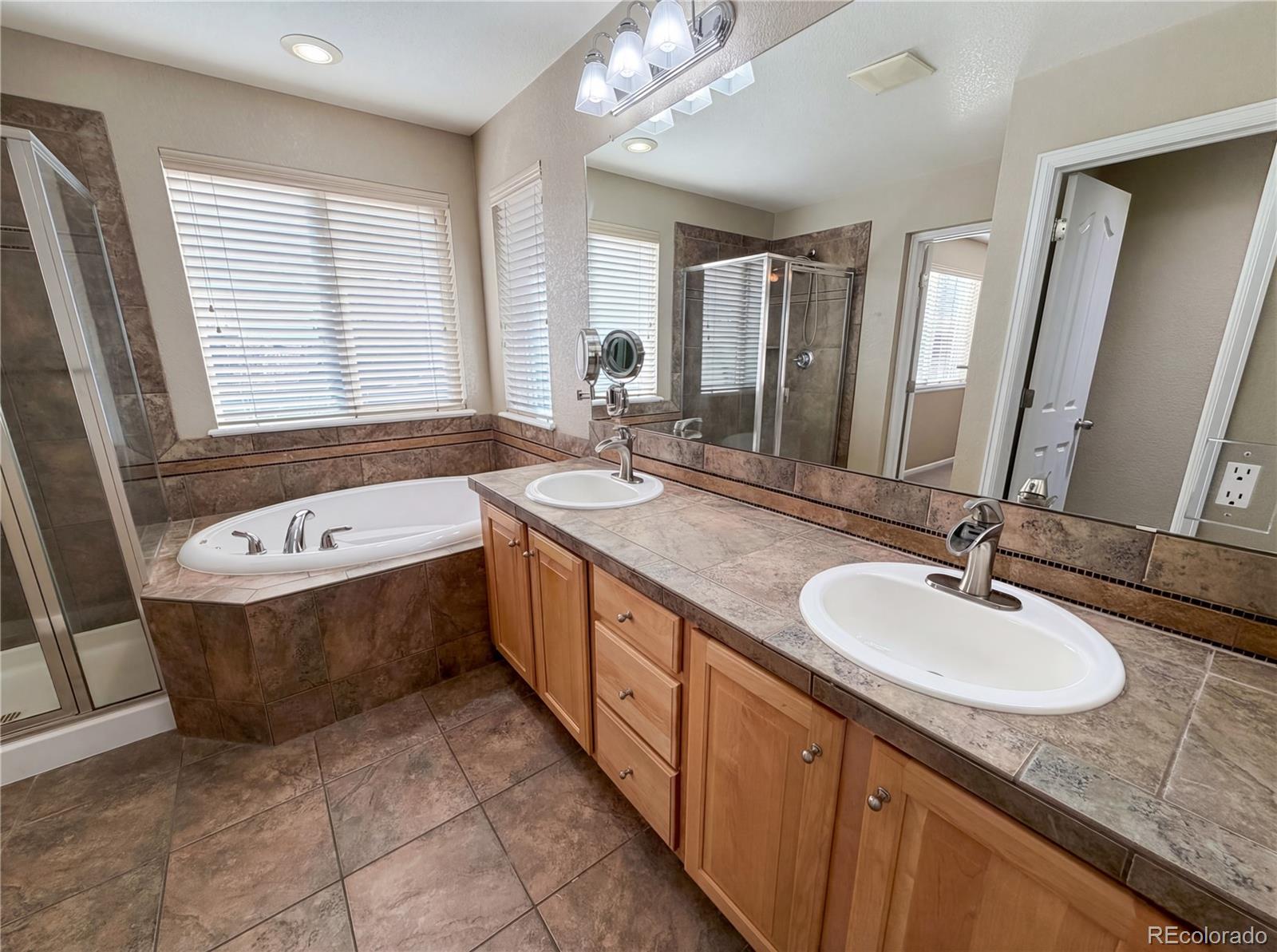 10049 Southlawn Circle