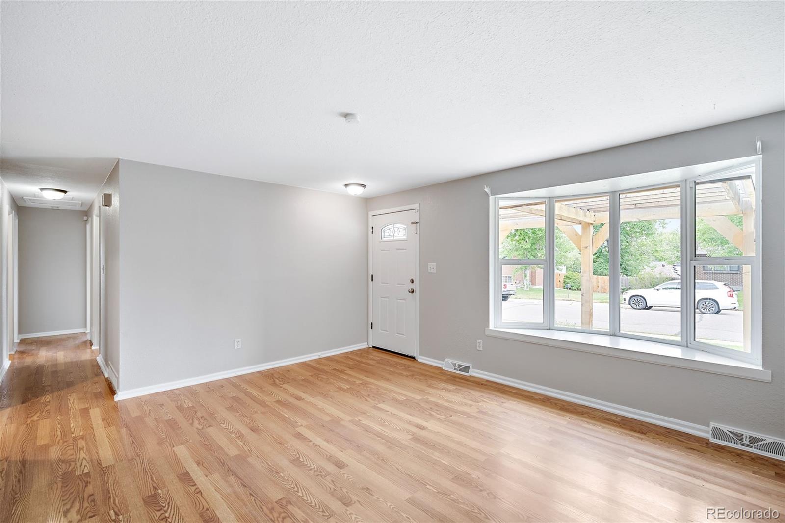 4667 S Oak Court