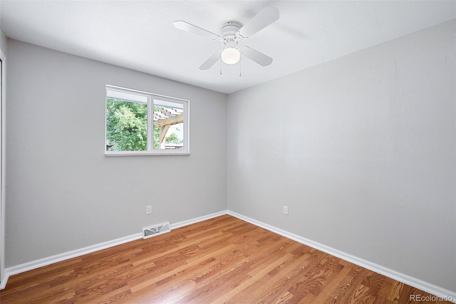 4667 S Oak Court