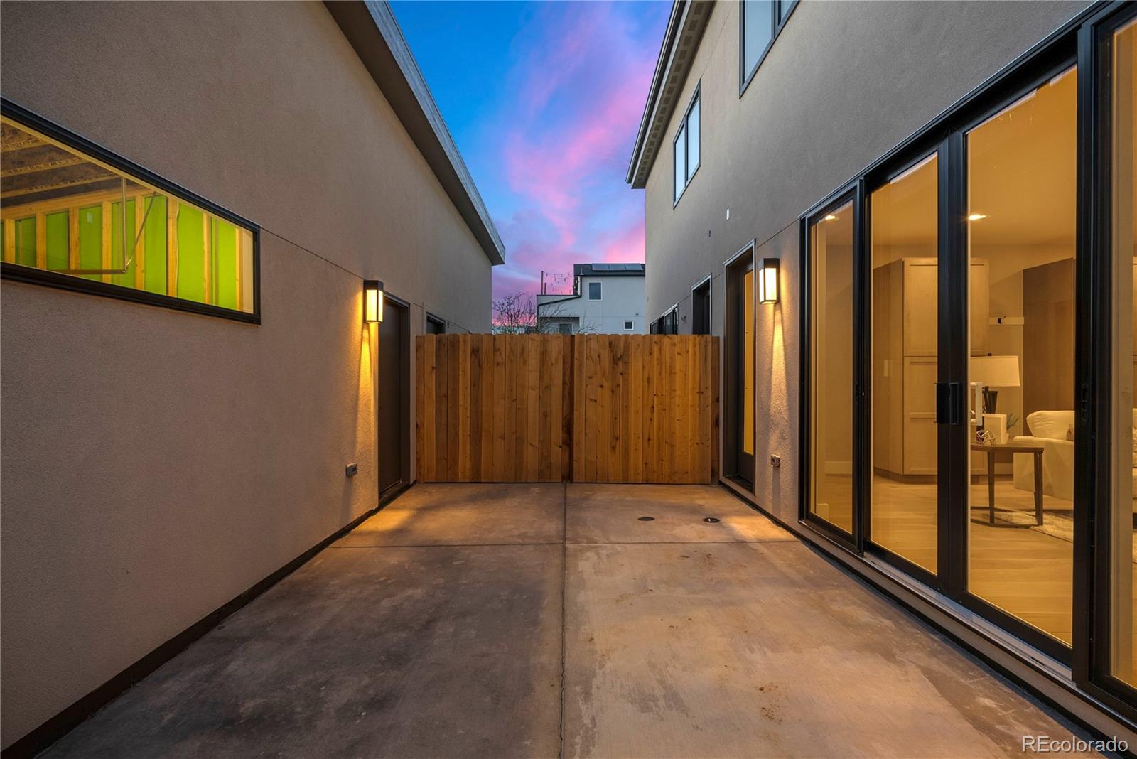 1305 Yates Street