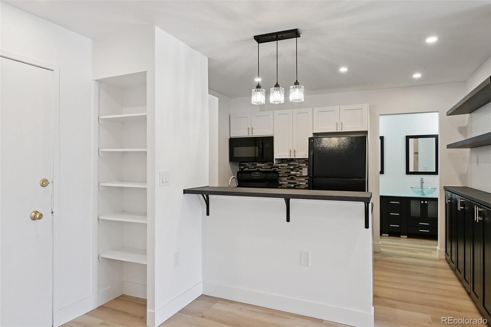 551 N Pearl Street Unit: 207