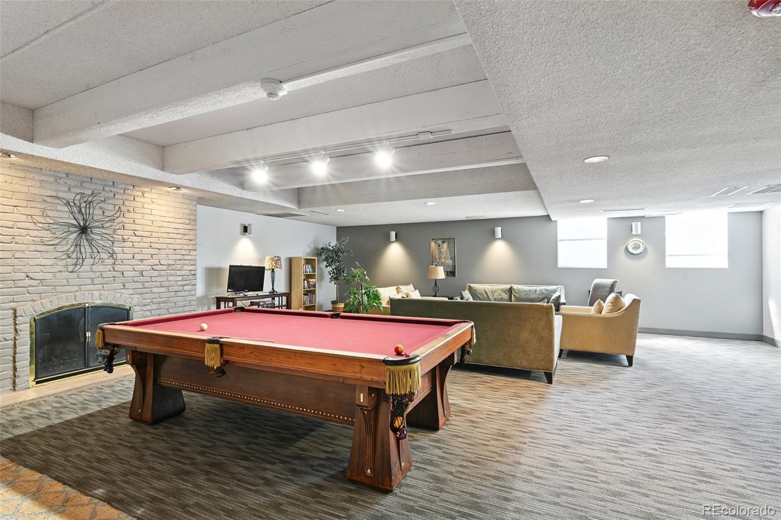 551 N Pearl Street Unit: 207