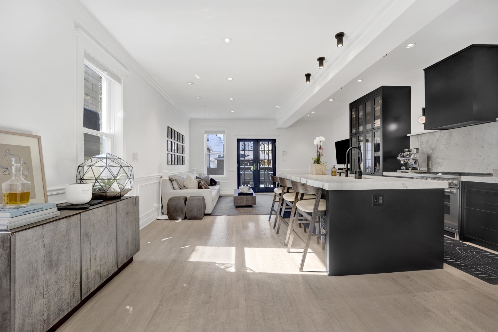 1932 N Honore Street