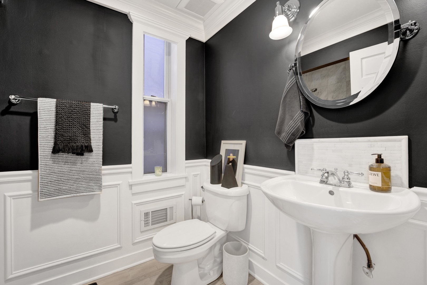 1932 N Honore Street