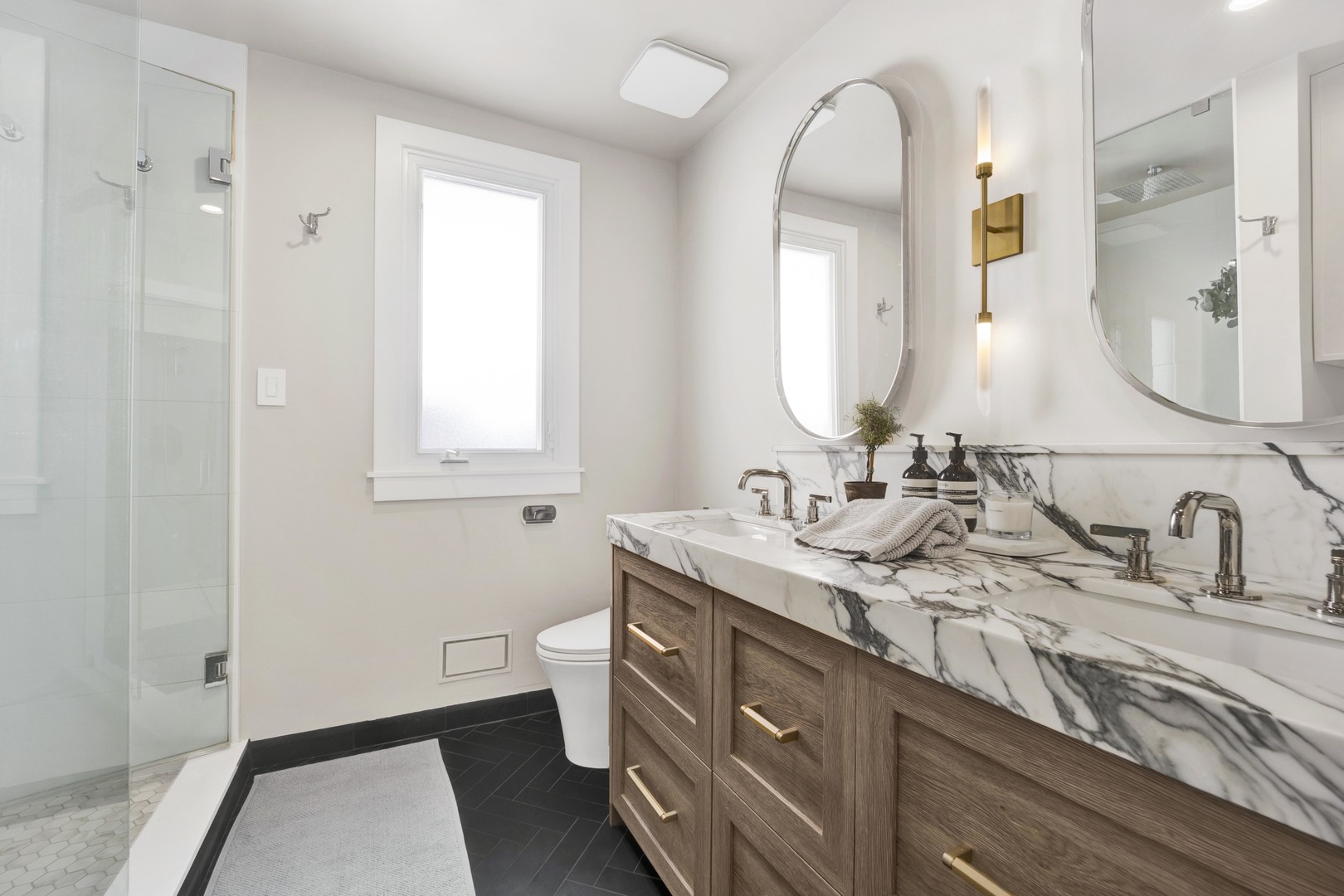 1932 N Honore Street