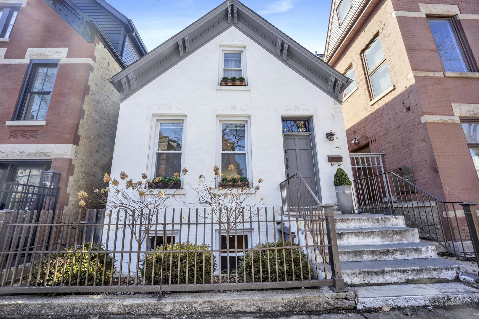 1932 N Honore Street