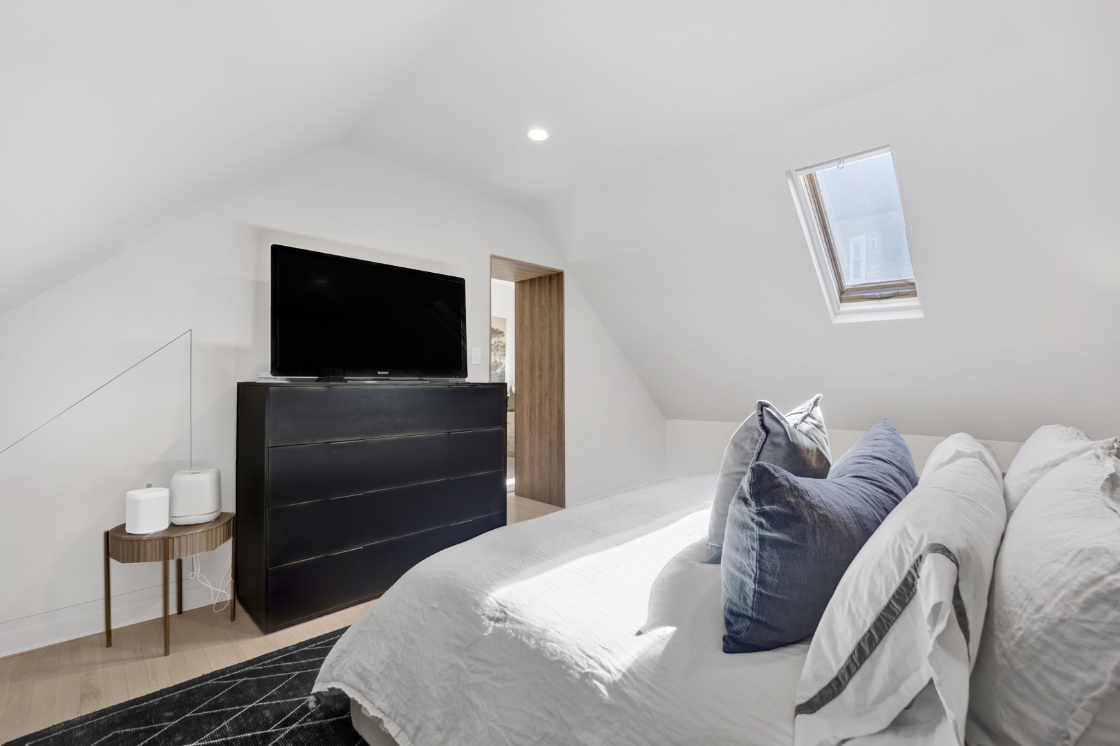 1932 N Honore Street