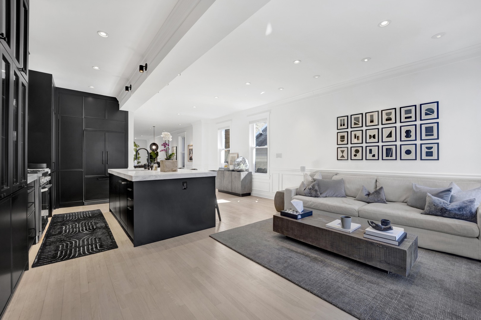 1932 N Honore Street