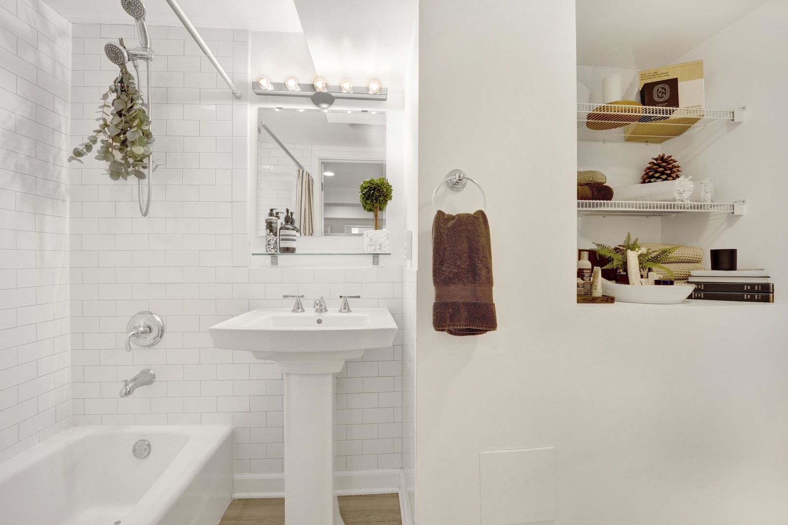 1932 N Honore Street