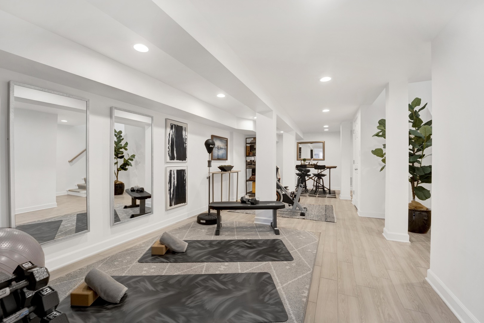 1932 N Honore Street