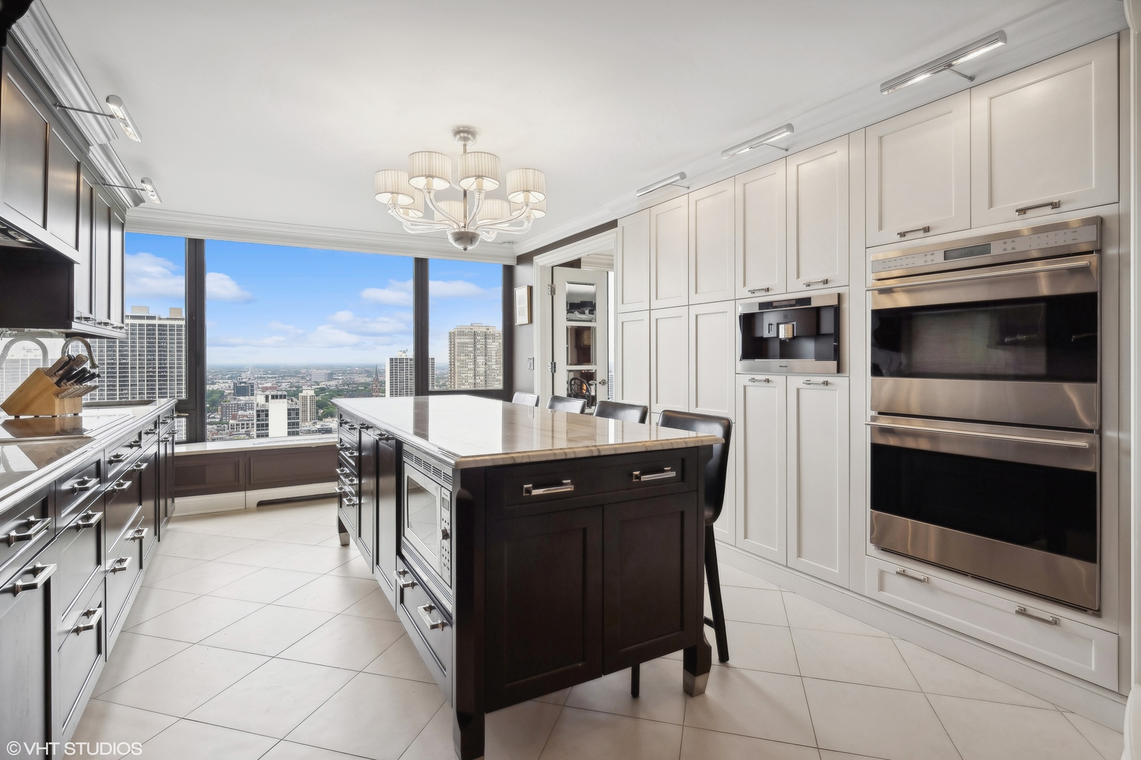 1555 N ASTOR Street Unit: 35W