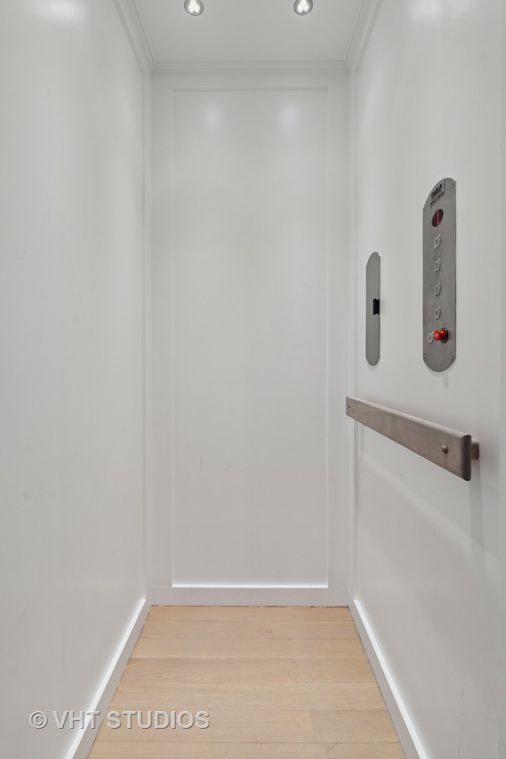 1963 N Dayton Street