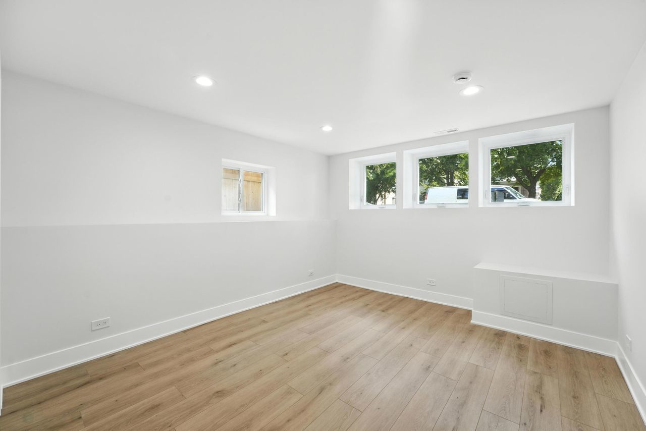 4630 N Kasson Avenue