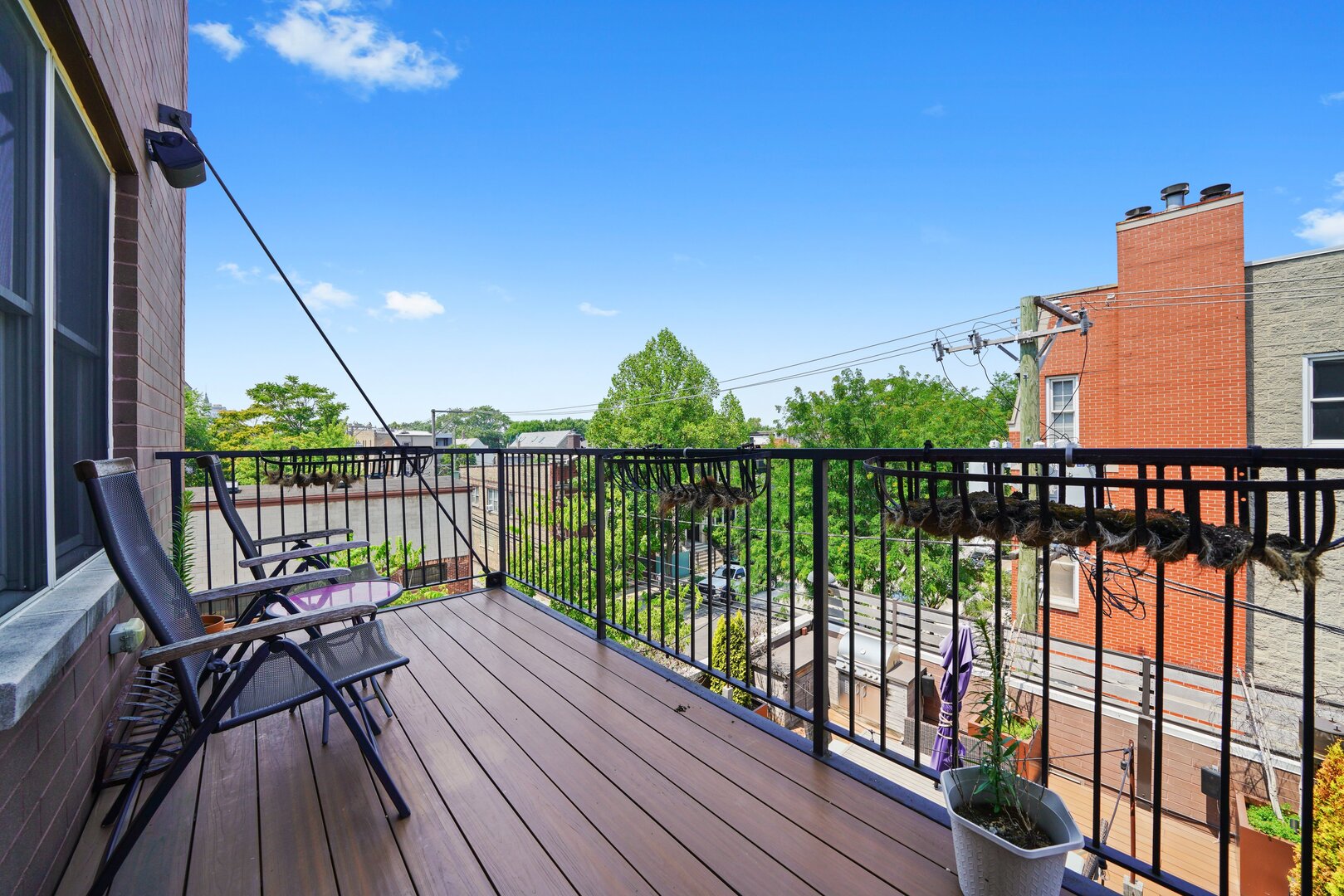 1611 N Hermitage Avenue Unit: 301
