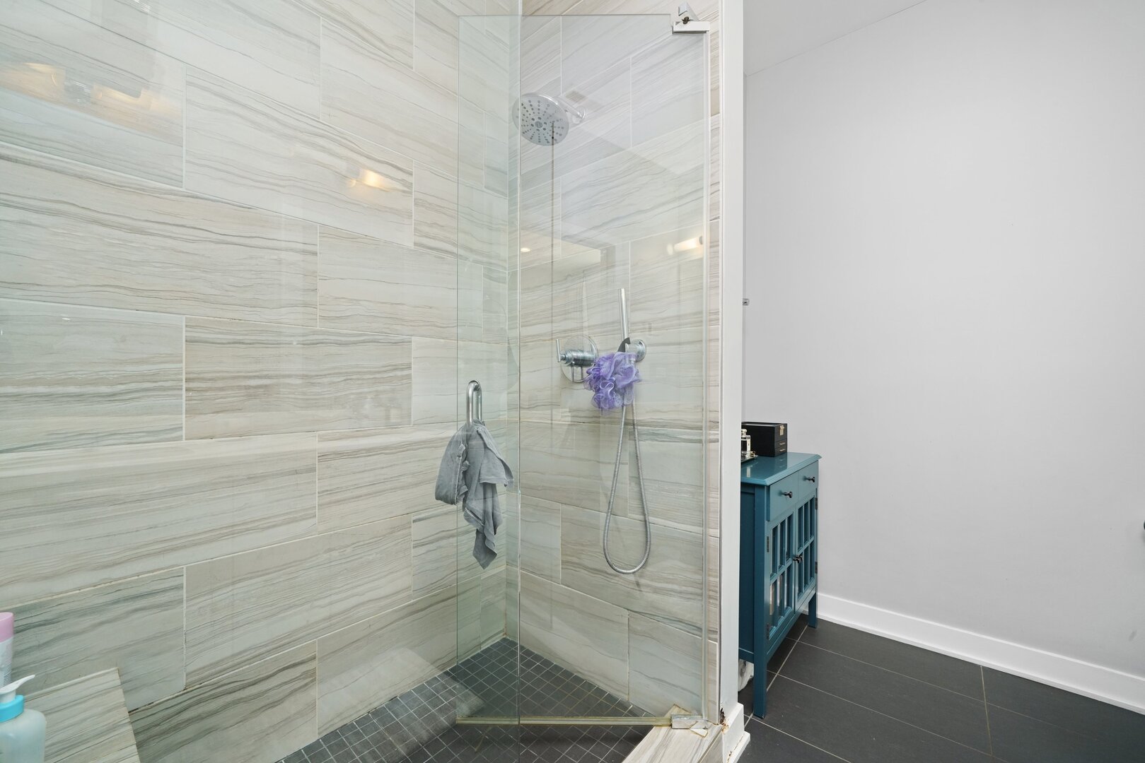 1611 N Hermitage Avenue Unit: 301