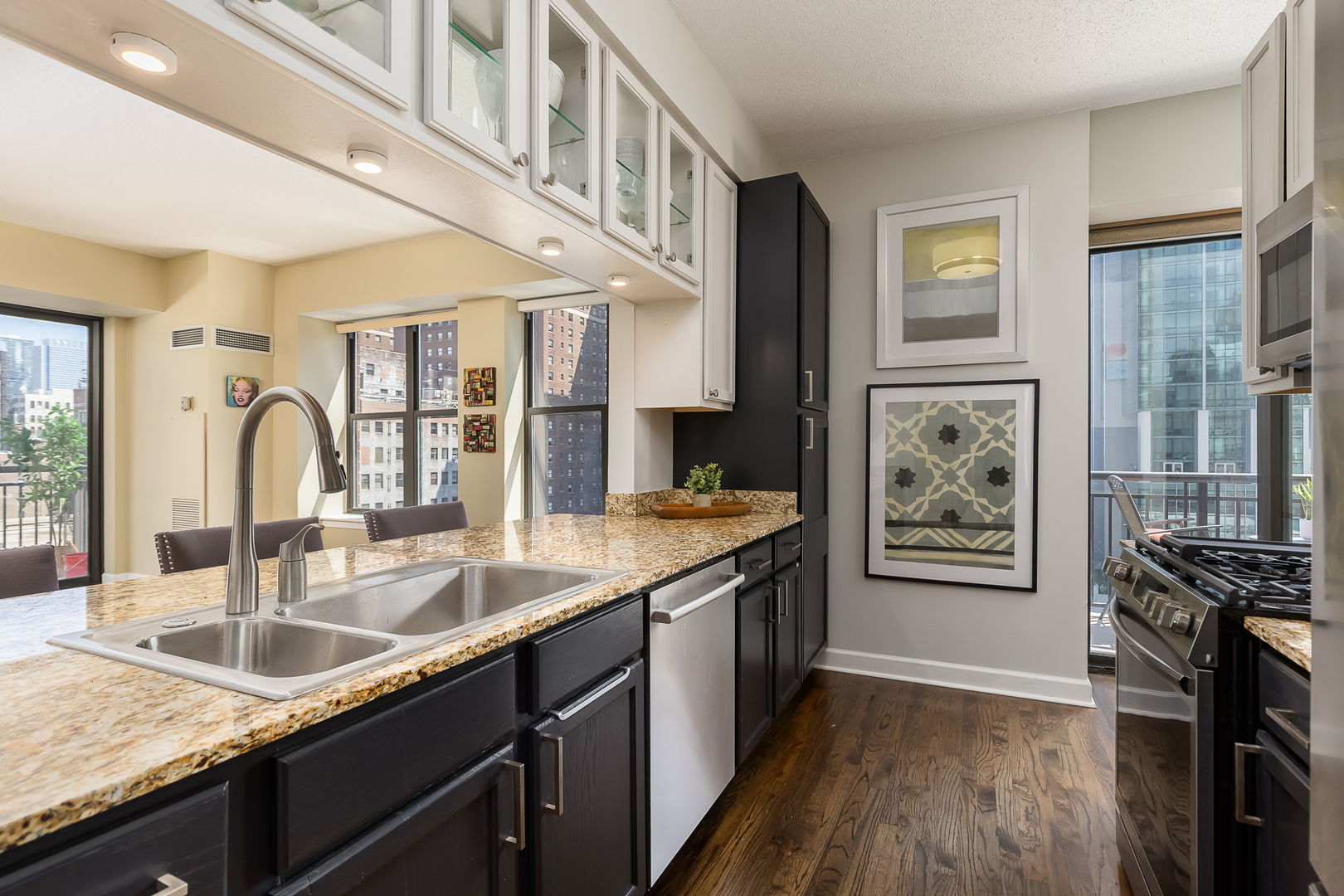 41 E 8th Street Unit: 1401