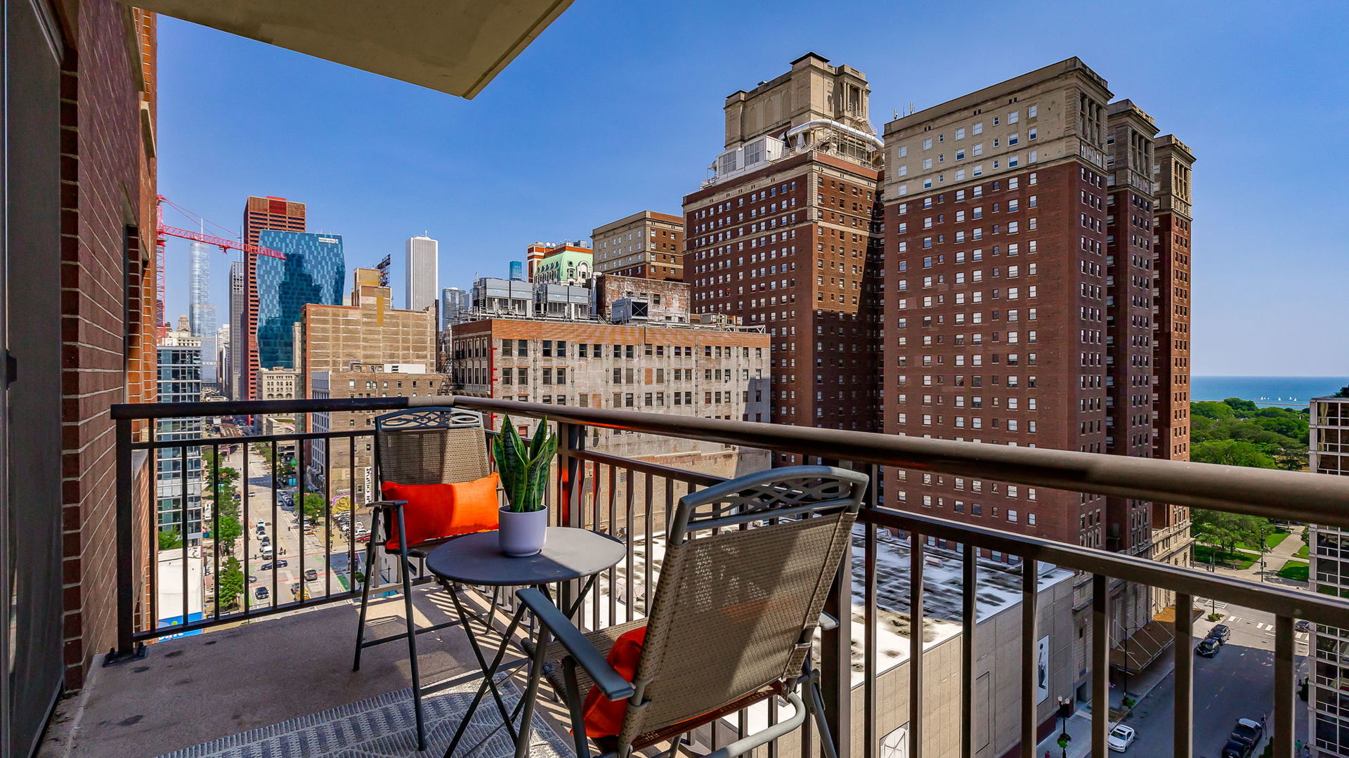 41 E 8th Street Unit: 1401