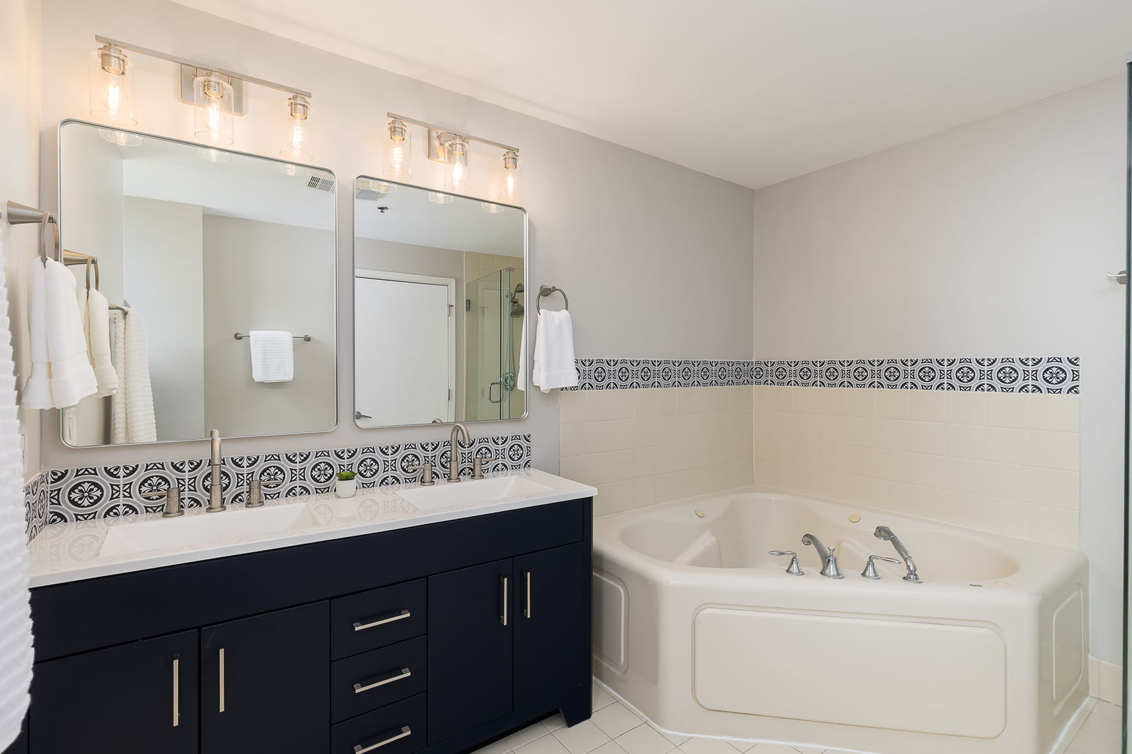 41 E 8th Street Unit: 1401