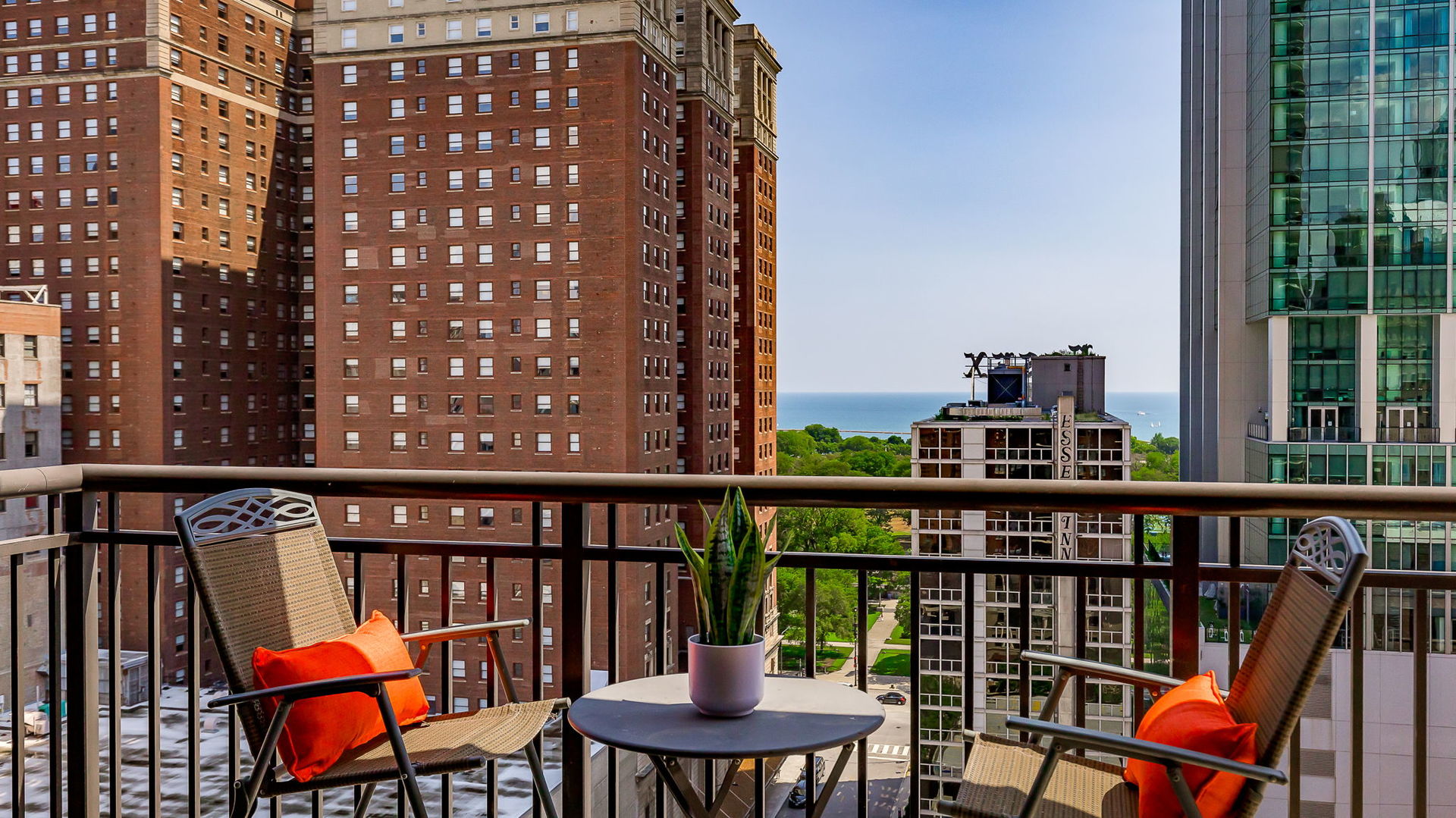 41 E 8th Street Unit: 1401