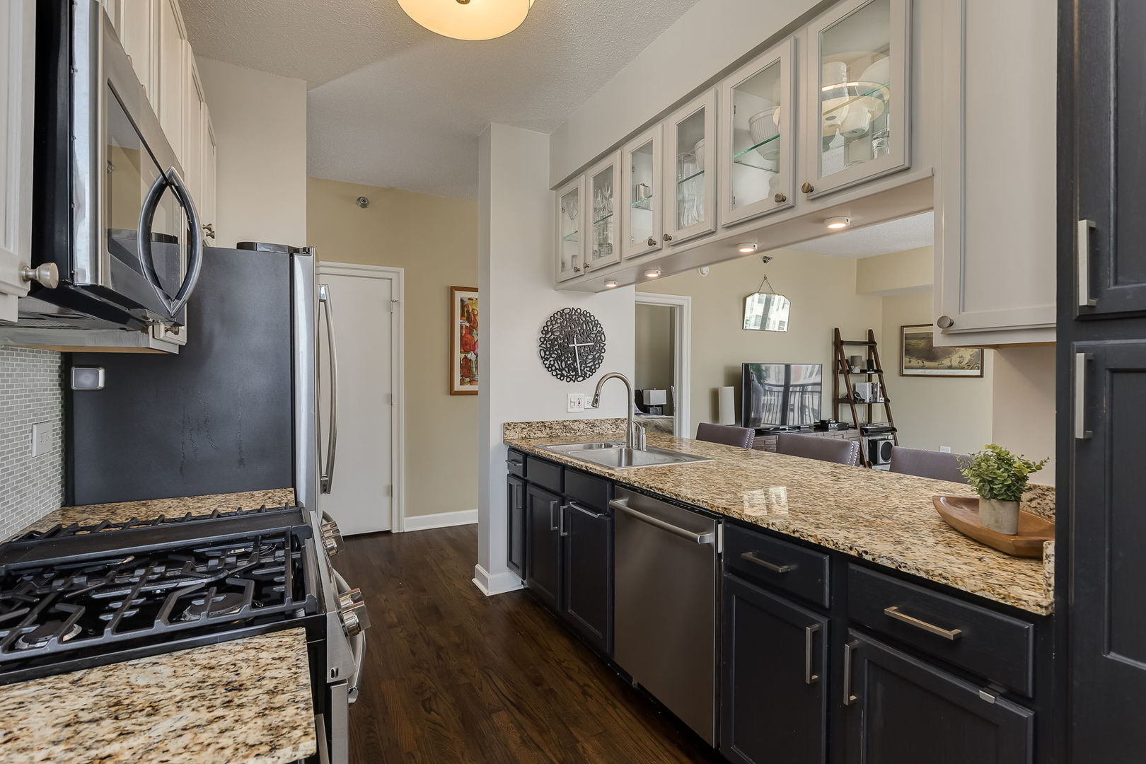 41 E 8th Street Unit: 1401