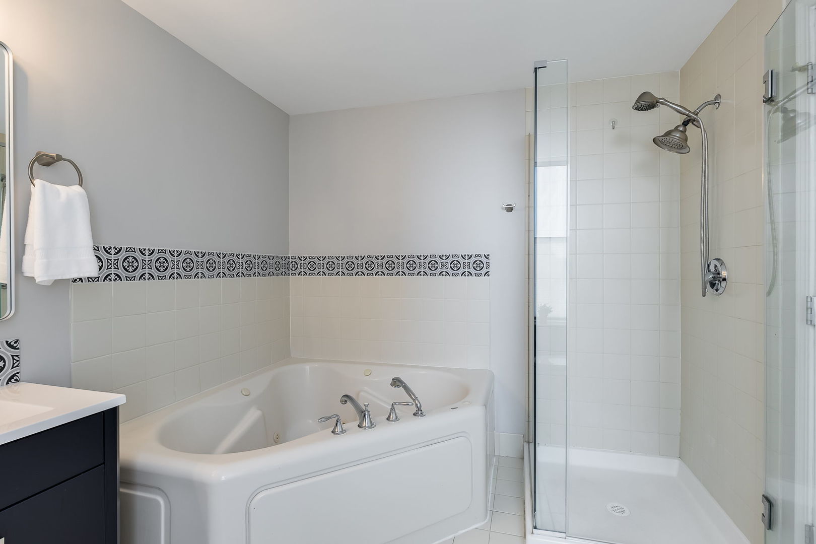 41 E 8th Street Unit: 1401