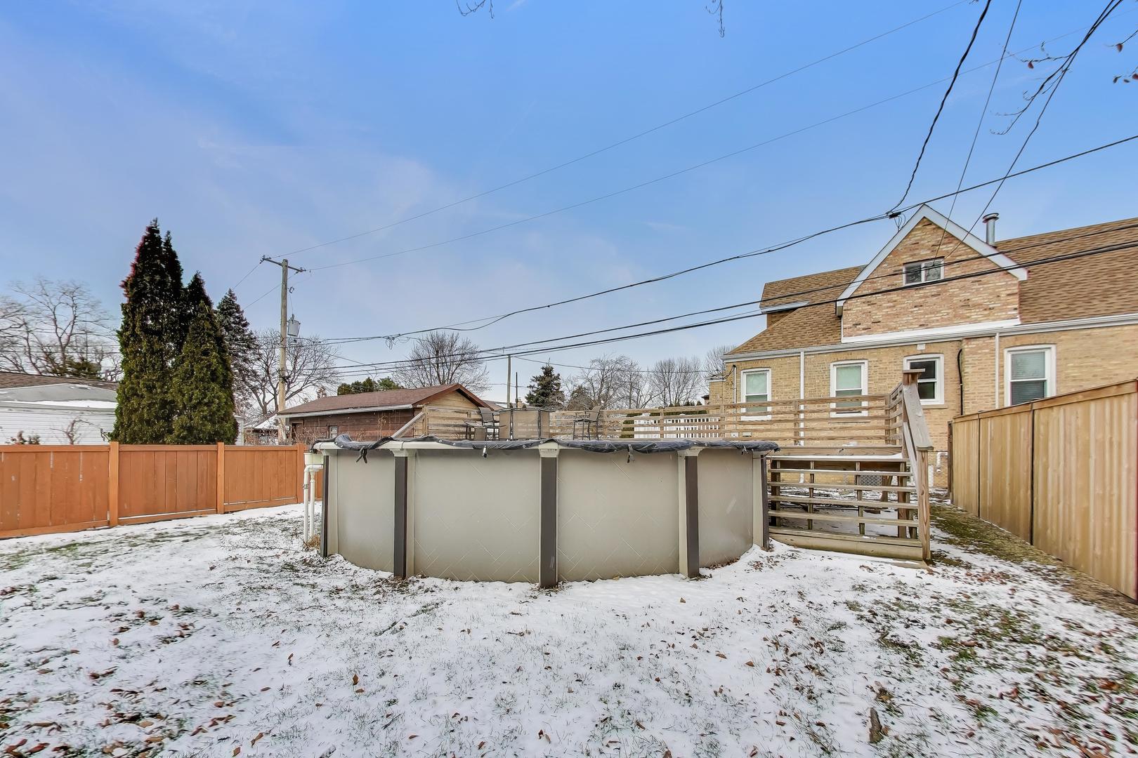 6107 N Nassau Avenue