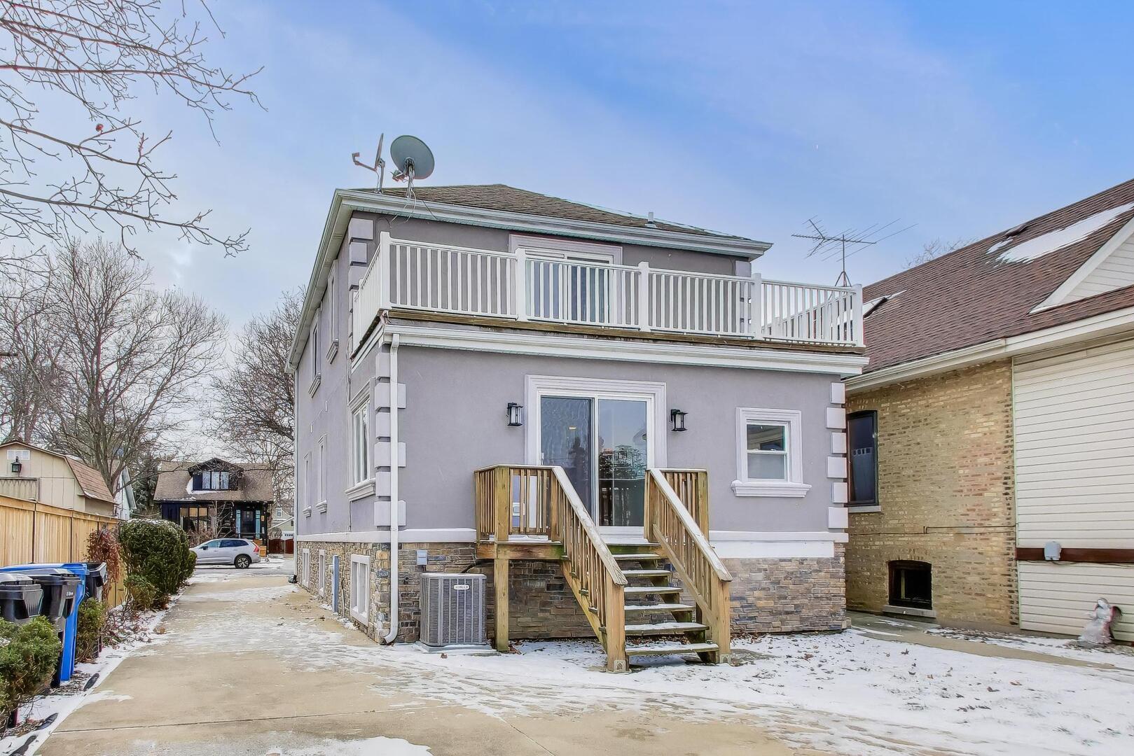 6107 N Nassau Avenue