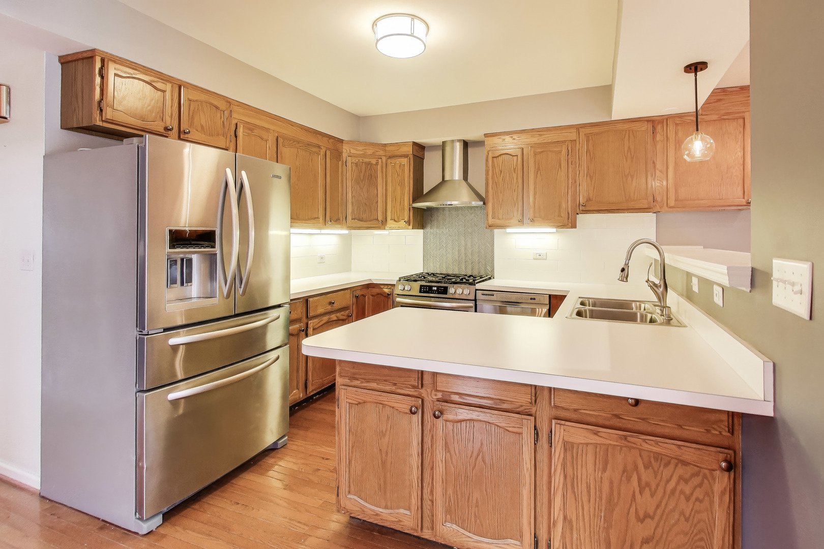 6107 N Nassau Avenue