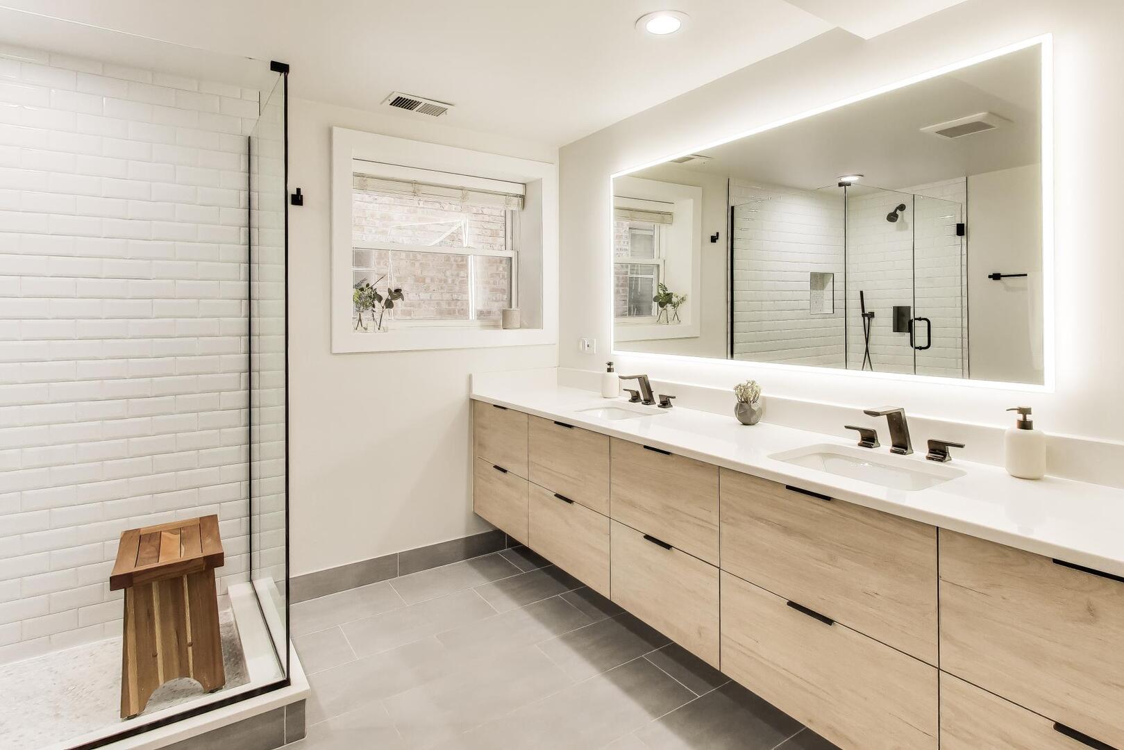 5142 N Leavitt, Unit 1