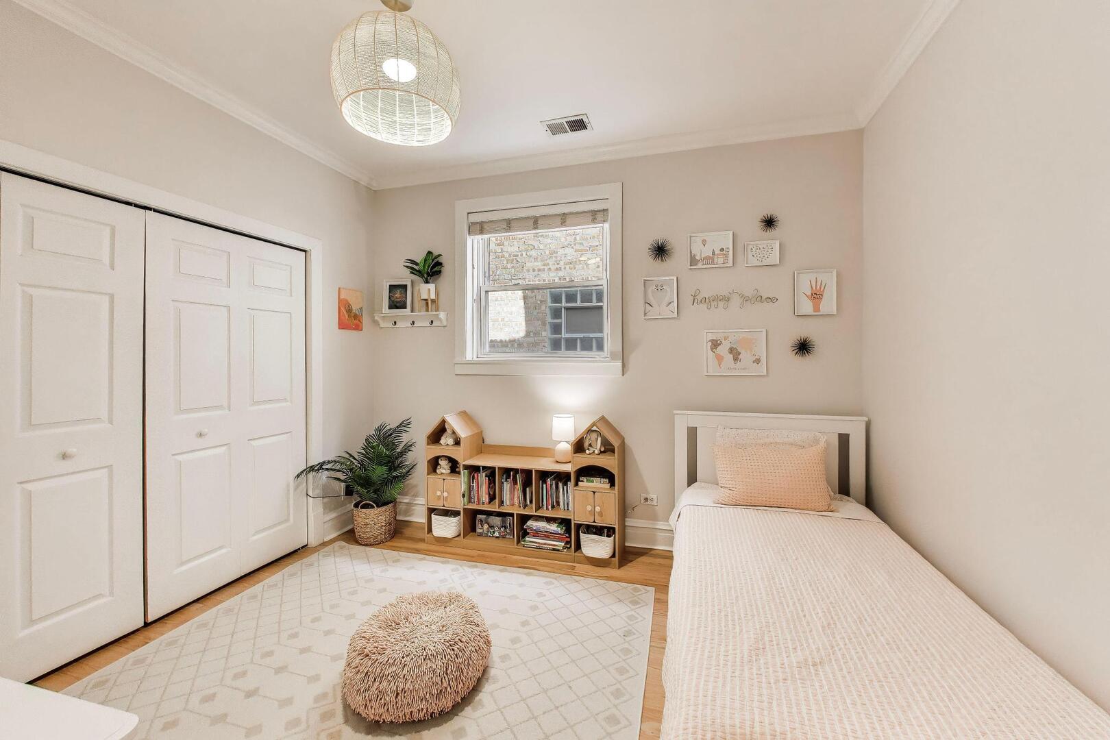 5142 N Leavitt, Unit 1