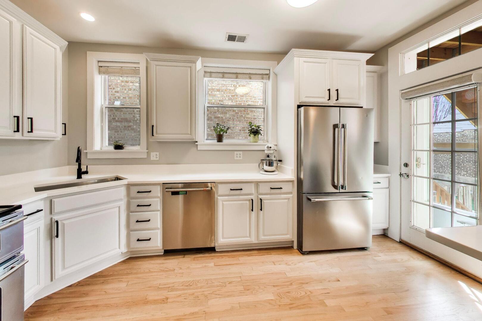 5142 N Leavitt, Unit 1
