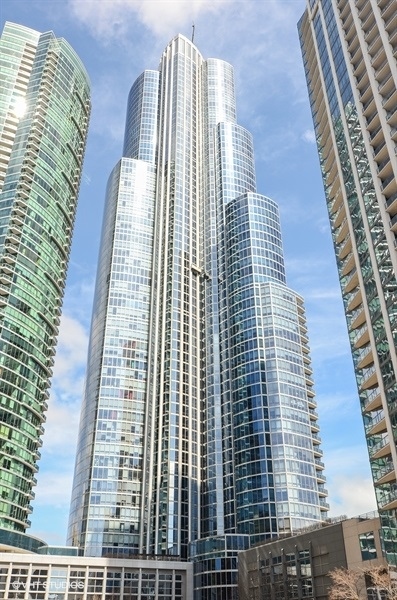 1211 S Prairie Avenue Unit: 3401